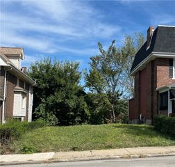 1135 Greenfield Ave, Greenfield, PA 15217