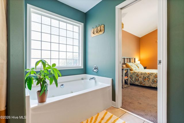 5904 Saltaire Village Court, Wilmington, NC 28412