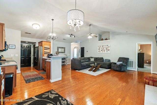 5904 Saltaire Village Court, Wilmington, NC 28412