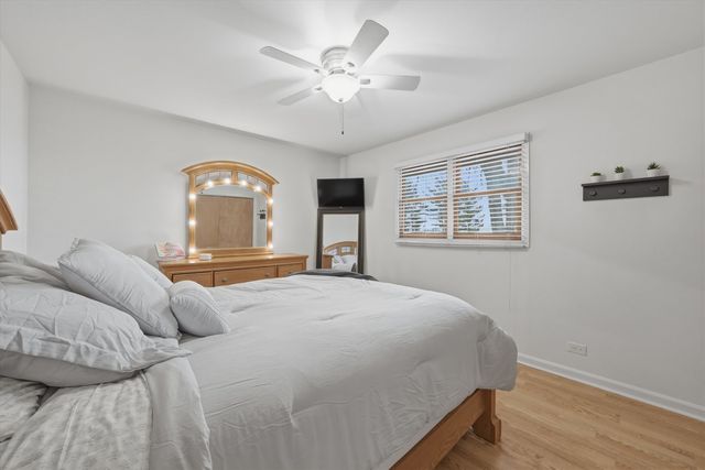 9307 ETHYL Lane, Tinley Park, IL 60477