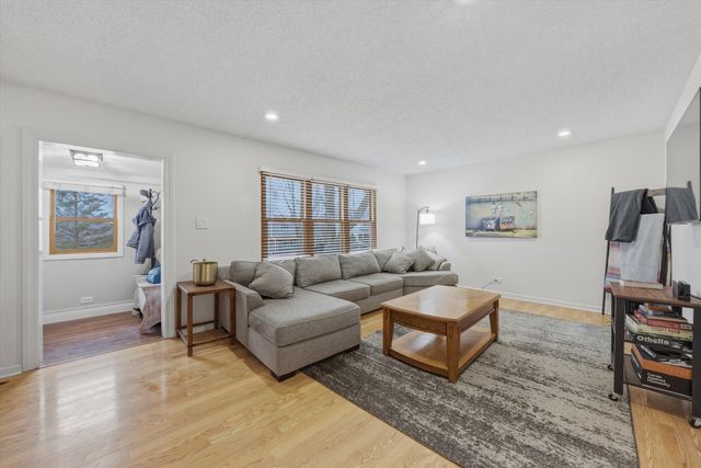 9307 ETHYL Lane, Tinley Park, IL 60477