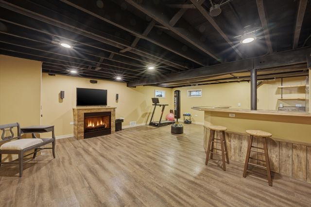 9307 ETHYL Lane, Tinley Park, IL 60477