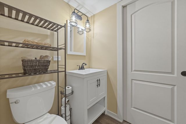 9307 ETHYL Lane, Tinley Park, IL 60477