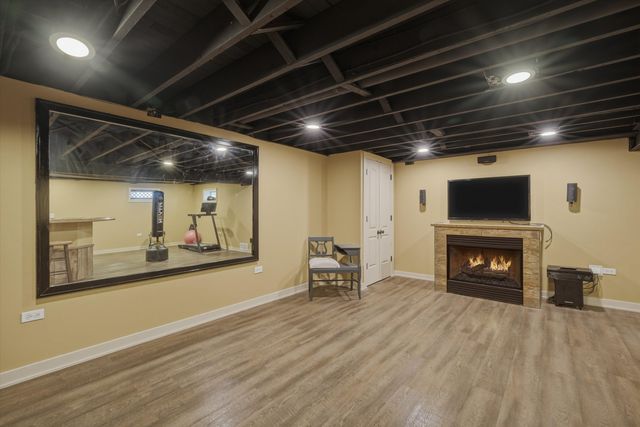 9307 ETHYL Lane, Tinley Park, IL 60477