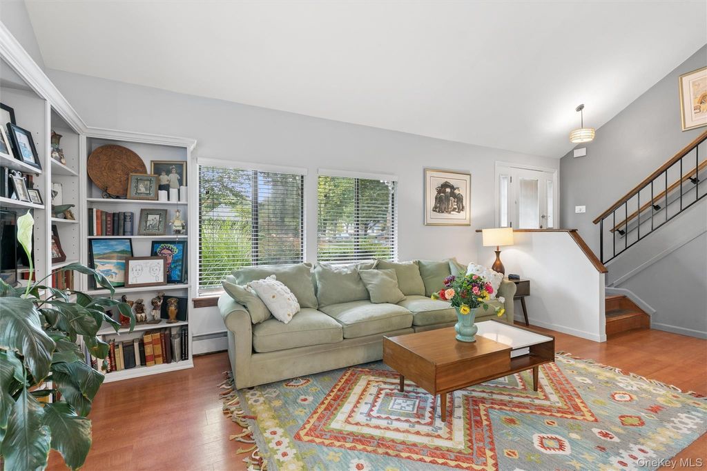 27 Sugarbush Lane, Coram, NY 11727 — photo 4