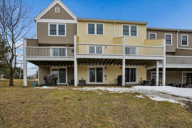 417 Fox Hollow Way, Manchester, NH 03104
