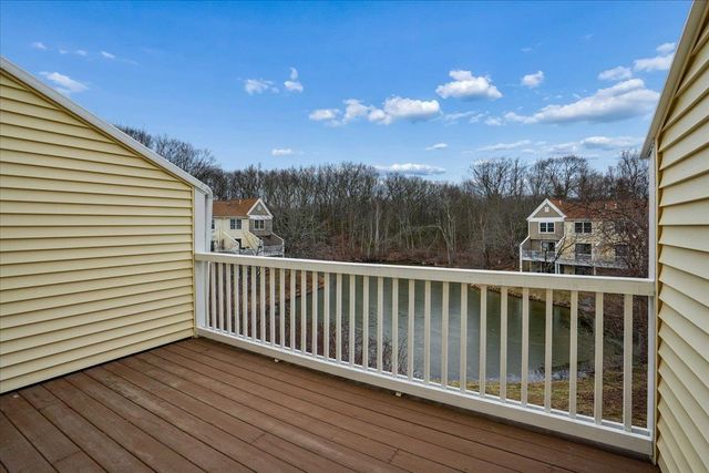 417 Fox Hollow Way, Manchester, NH 03104