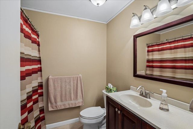 417 Fox Hollow Way, Manchester, NH 03104