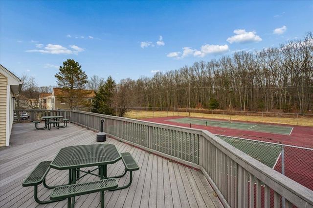 417 Fox Hollow Way, Manchester, NH 03104