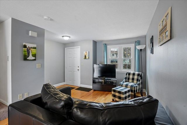 417 Fox Hollow Way, Manchester, NH 03104