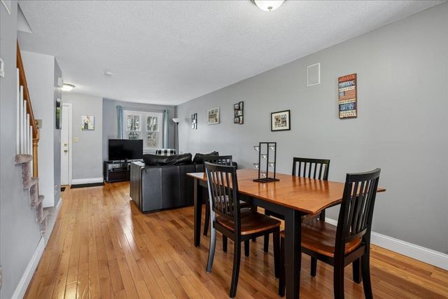 417 Fox Hollow Way, Manchester, NH 03104