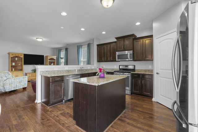 513 Larkin Ct, Mount Juliet, TN 37122