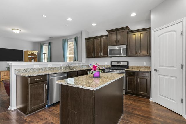 513 Larkin Ct, Mount Juliet, TN 37122