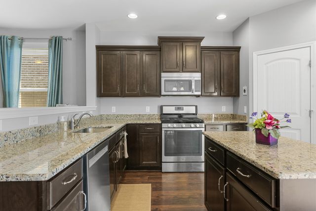 513 Larkin Ct, Mount Juliet, TN 37122