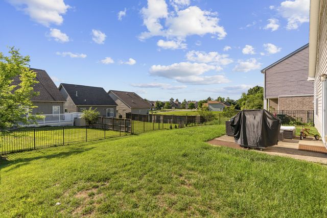 513 Larkin Ct, Mount Juliet, TN 37122
