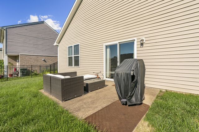 513 Larkin Ct, Mount Juliet, TN 37122
