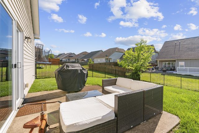 513 Larkin Ct, Mount Juliet, TN 37122
