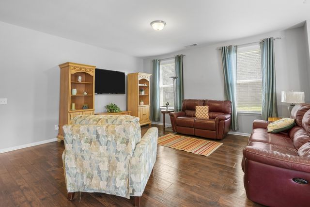 513 Larkin Ct, Mount Juliet, TN 37122
