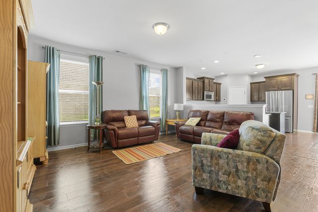 513 Larkin Ct, Mount Juliet, TN 37122