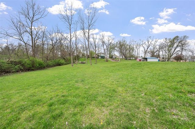 4555 NE 34th Court, Des Moines, IA 50317