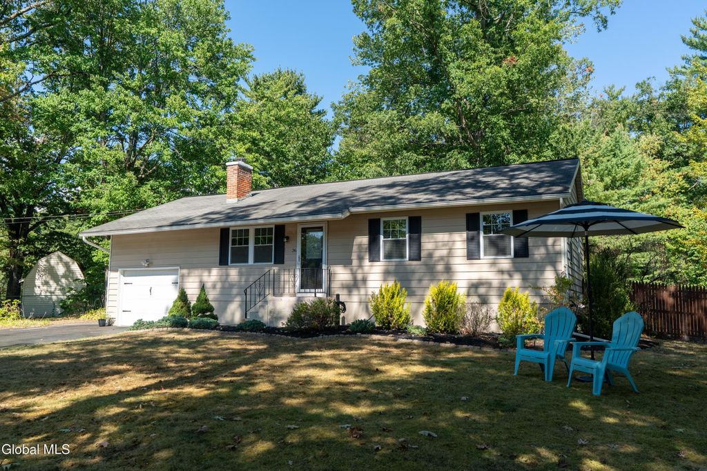 36 Hathorn Boulevard, Saratoga Springs, NY 12866