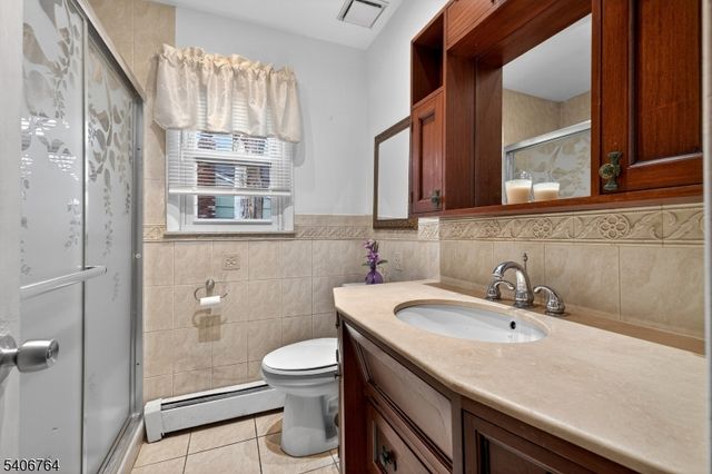 14 Arthur St, Roselle Boro, NJ 07203