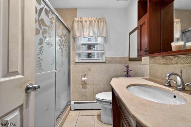 14 Arthur St, Roselle Boro, NJ 07203