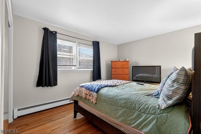 14 Arthur St, Roselle Boro, NJ 07203