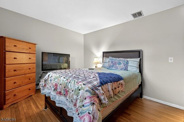 14 Arthur St, Roselle Boro, NJ 07203