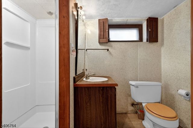 14 Arthur St, Roselle Boro, NJ 07203