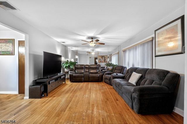 14 Arthur St, Roselle Boro, NJ 07203