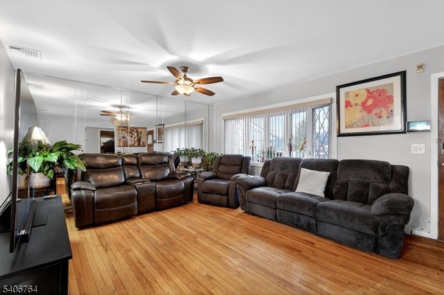 14 Arthur St, Roselle Boro, NJ 07203