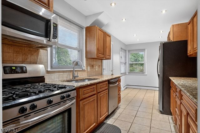 14 Arthur St, Roselle Boro, NJ 07203