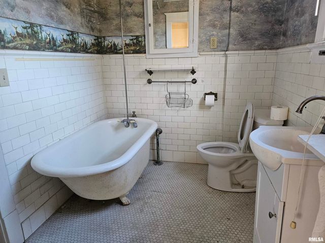 728 21ST Street, Rock Island, IL 61201