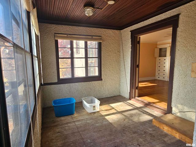 728 21ST Street, Rock Island, IL 61201