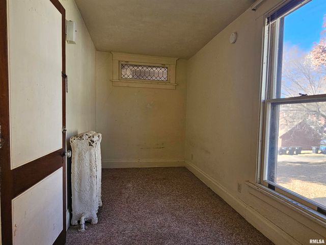 728 21ST Street, Rock Island, IL 61201