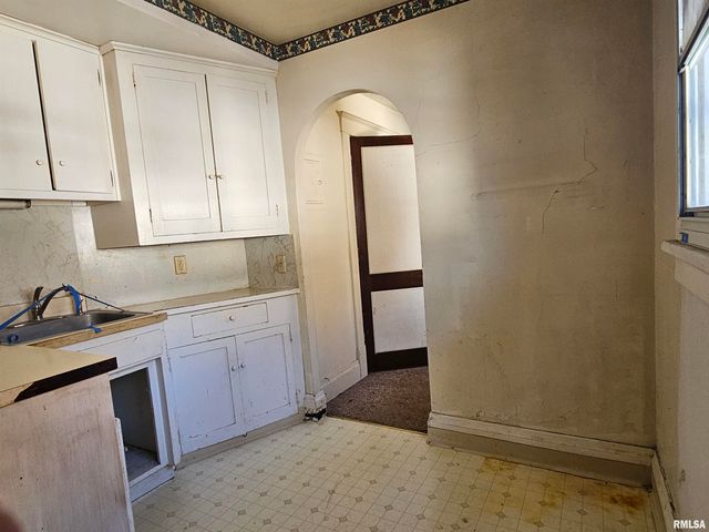 728 21ST Street, Rock Island, IL 61201