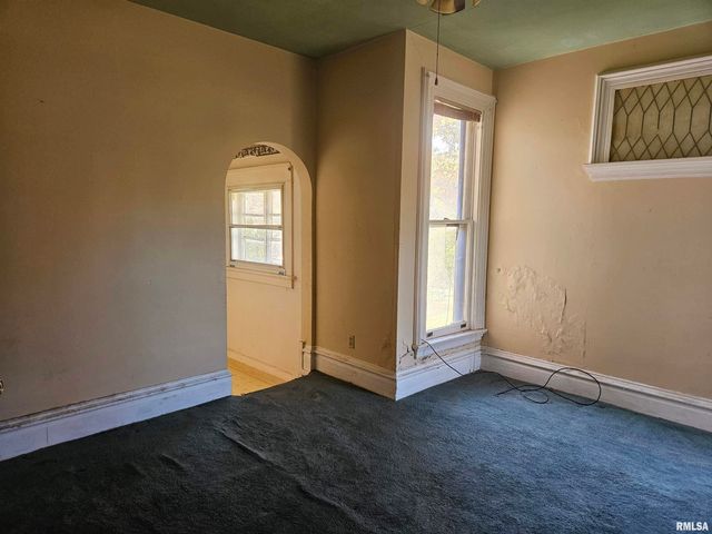 728 21ST Street, Rock Island, IL 61201