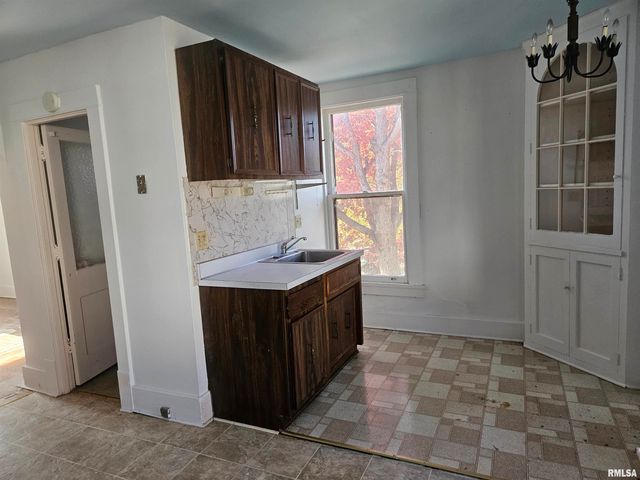 728 21ST Street, Rock Island, IL 61201