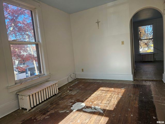 728 21ST Street, Rock Island, IL 61201