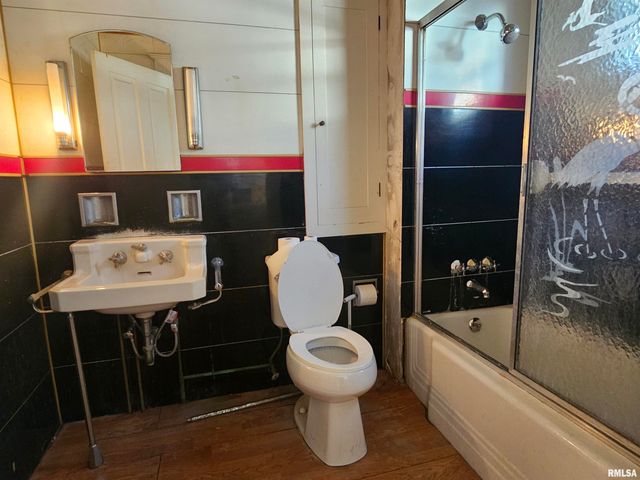 728 21ST Street, Rock Island, IL 61201