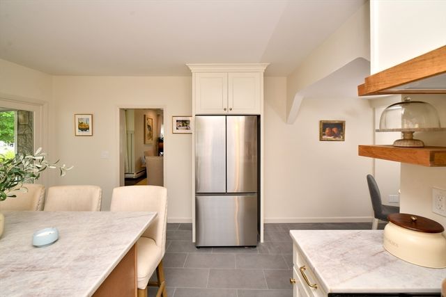 619 N Main St, Mansfield, MA 02048