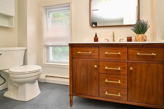 619 N Main St, Mansfield, MA 02048