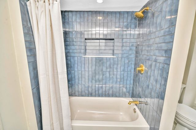 619 N Main St, Mansfield, MA 02048