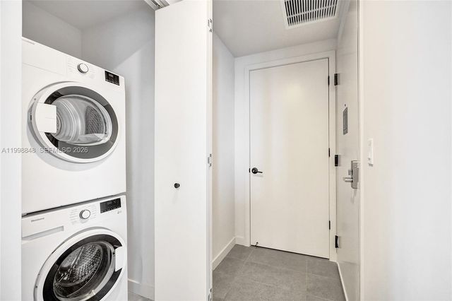 121 NE 5th ST 2101, Miami, FL 33132