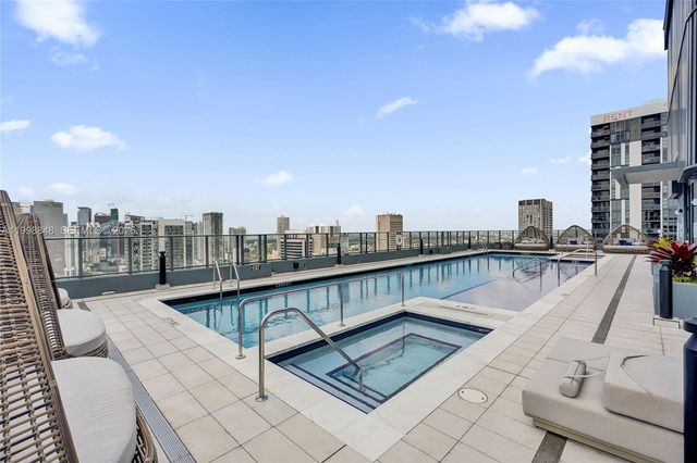 121 NE 5th ST 2101, Miami, FL 33132