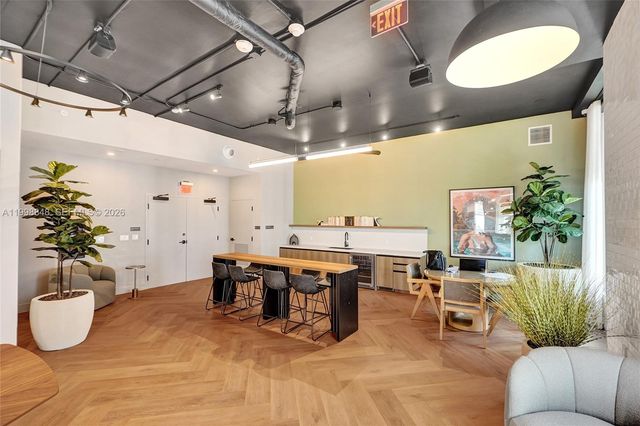 121 NE 5th ST 2101, Miami, FL 33132