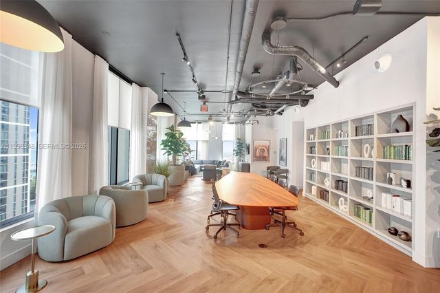 121 NE 5th ST 2101, Miami, FL 33132