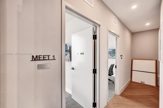 121 NE 5th ST 2101, Miami, FL 33132