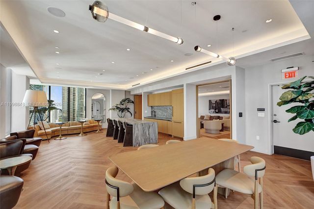 121 NE 5th ST 2101, Miami, FL 33132